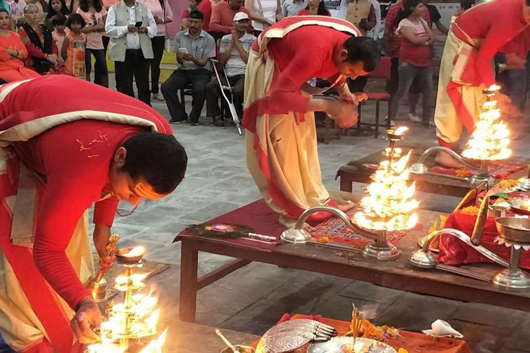 Passeio noturno de Aarati em Katmandu em Pashupatinath