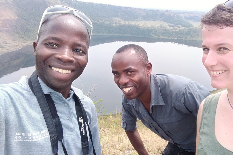 Uganda: 6-Day Safari with Kibale, Queen Elizabeth & More 6-Day Safari with Kibale, Queen Elizabeth & More