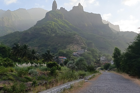Santiago Island Highlights: The Wild North and Tarrafal Santiago Island Highlights: The Wild North and Tarrafal (English tour guide)