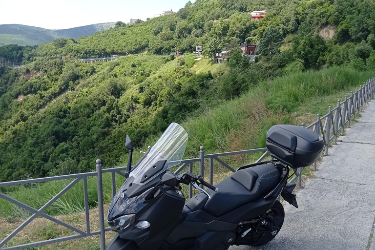 Kotor e Budva : Visitas auto-guiadas com Freedom Scooters