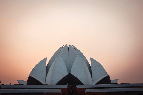 Private Lotus-Tempel-Tour mit dem Auto mit Skip the lineLotus-Tempel Private Tour mit nur Guide