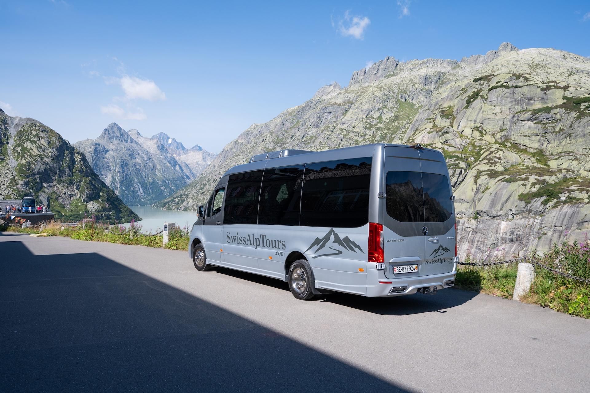 Interlaken: Geführte Bustour mit Schweizer Einheimischen
