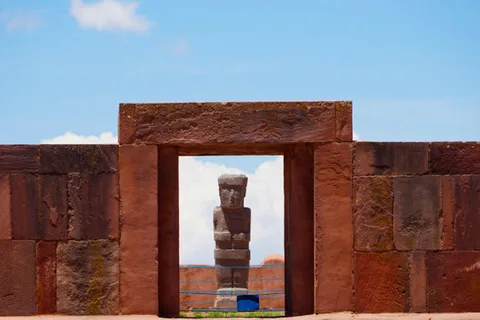 Tiahuanaco Tour from Puno 1 day-Puerta del Sol and Bolivia