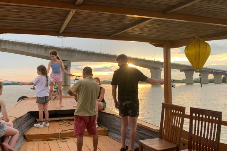 HoiAn: Sunset Fishing Boat Tour and BBQ Dinner with locals