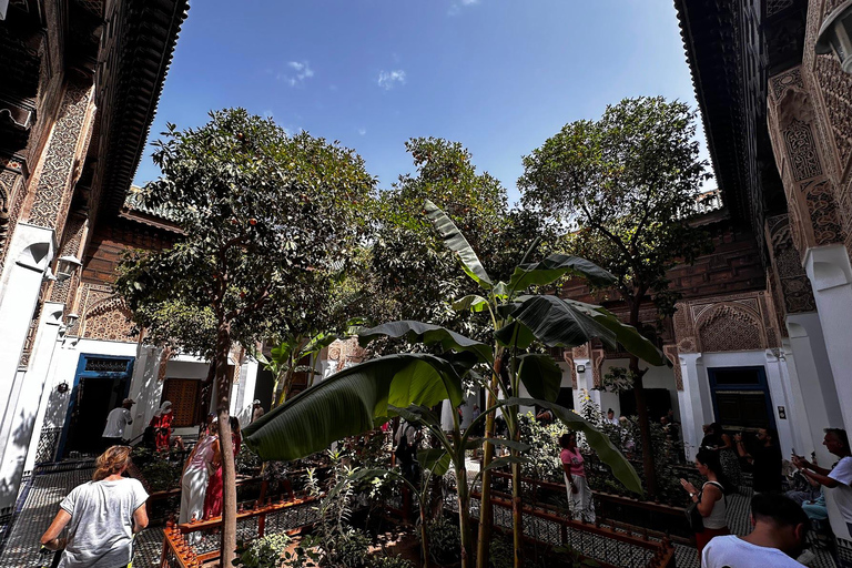 Marrakech arv: Saadiska gravar, Bahia Palace &amp; Medina TourDelad tur från mötesplats (utan inträdesbiljetter)