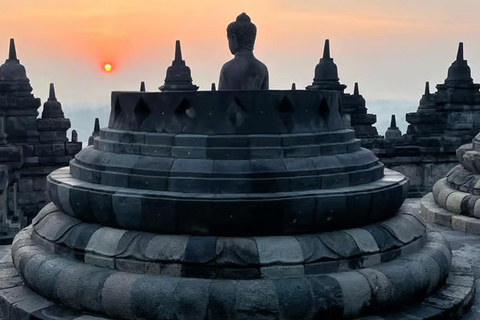 Yogyakarta: 4-Day Guided Tour with Meals and Transfers