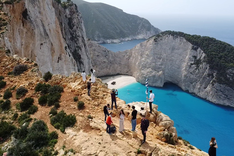 Zakynthos: najważniejsze atrakcje z przystankami pływackimi i rejsem wycieczkowym łodziąWycieczka grupowa