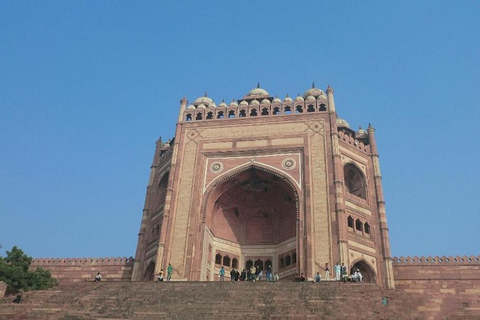 Från Agra till Jaipur: Chand Baori och Fatehpur Transfer Tour