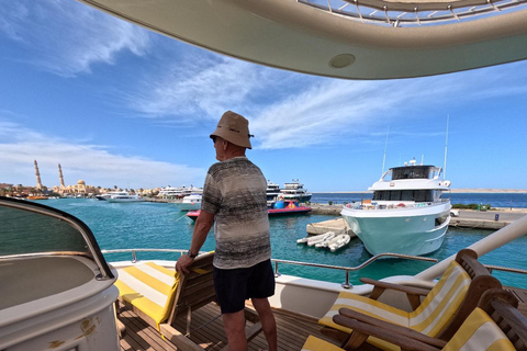 Hurghada: Couples & Families Sunset Cruise with Dinner