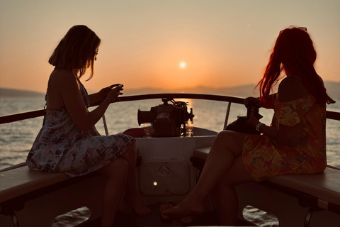 From Split: Evening Boat Tour with Sunset Views