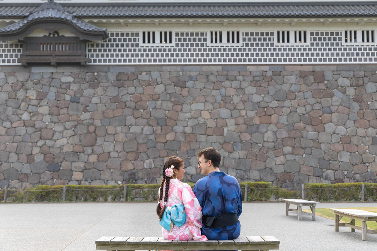 Kanazawa: Private Tour with Photographer and Photoshoot Kanazawa: Private Tour with Photographer - Half Day