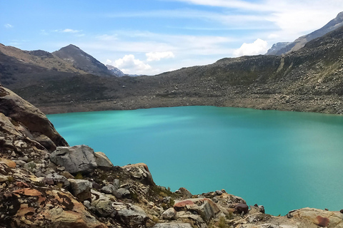 Laguna Rocutuyoc and Honkopampa Ruins Private Service