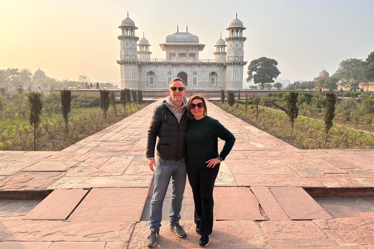 Van Delhi: privé Taj Mahal en Agra Fort TripDagtocht met toegangskaarten en lunch