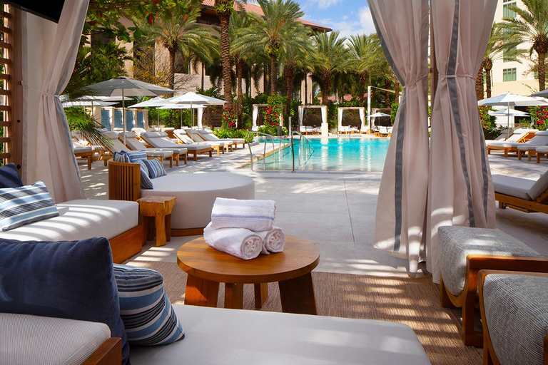 West Palm Beach: Hilton Pool Day Pass