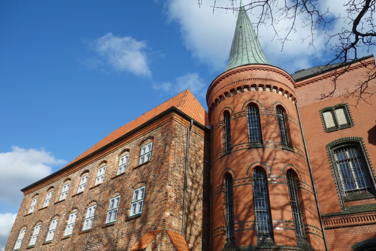 Visita sin esperas al Museo Hanseático Europeo y Casco Antiguo3 horas: Visita a la Ciudad Vieja de la Historia Hanseática e Iglesia de Santa María