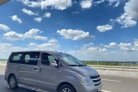 Private taxi transfer from Phnom Penh to Sihanoukville city