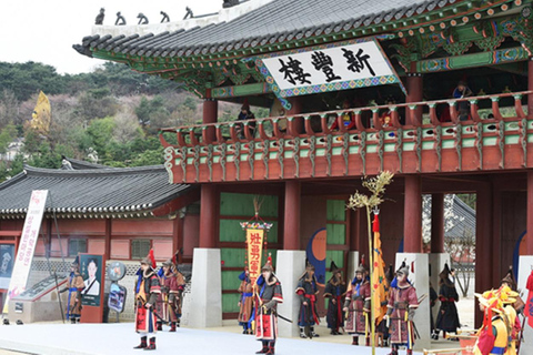 Private Suwon Tour from Seoul with 3 Attraction Options A - Private Suwon Hwaseong & Starfiled Tour from Seoul