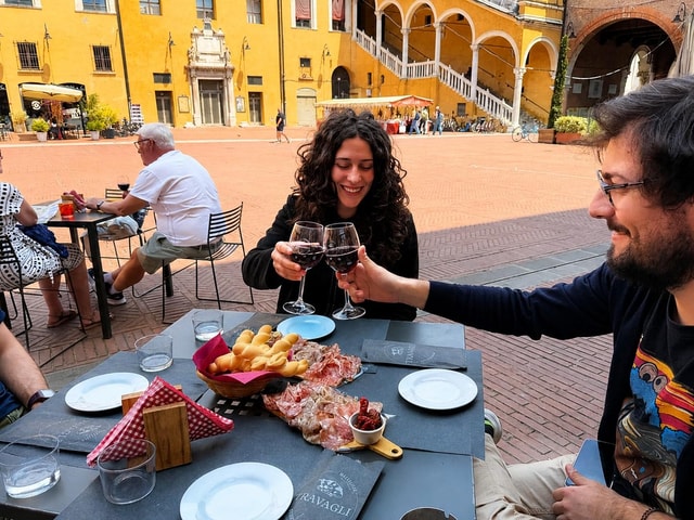 Ferrara: Walking Tour, Highlights and Food Tastings