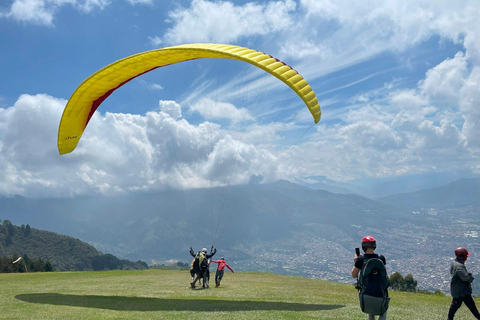 MEDELLÍN: GUATAPÉ, EL PEÑOL + ¡PARAPENTE!