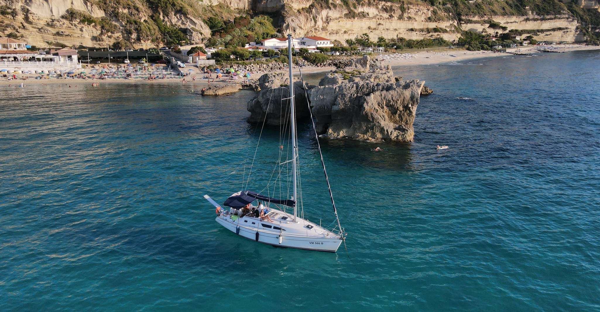 Da Tropea, Tour in barca a vela lungo la costa degli Dei. - Housity