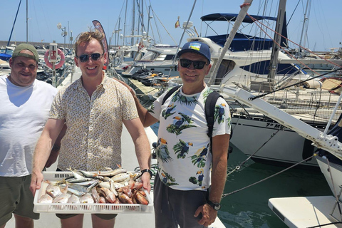 Fuengirola: Salida de Pesca con Bebidas y Material