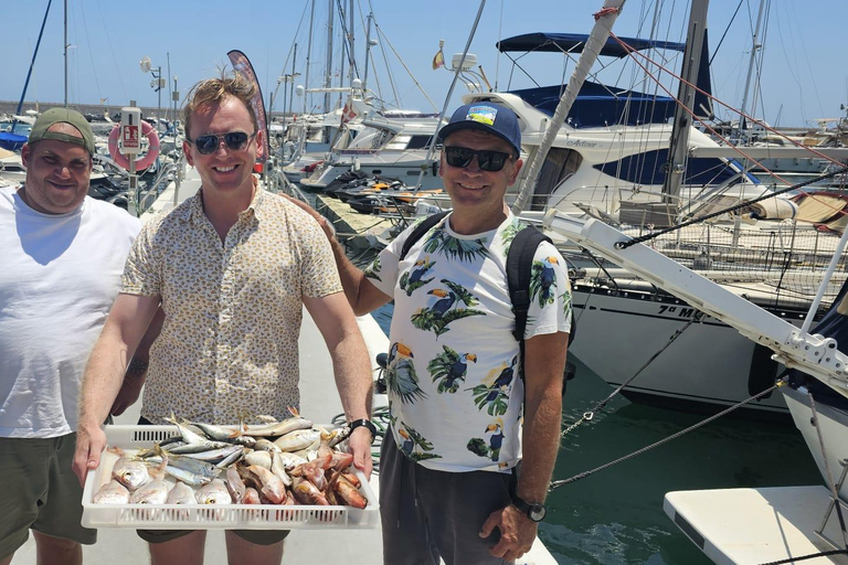 Fuengirola: Salida de Pesca con Bebidas y Material