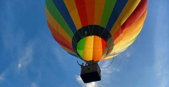 From Prague: Balloon ride with Champagne & Picnic