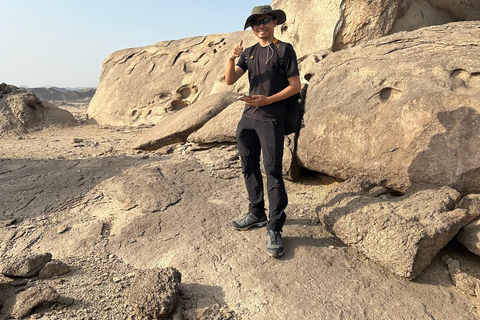 Jeddah: Caminhada na Montanha da Lua e Yoga ao Pôr do Sol