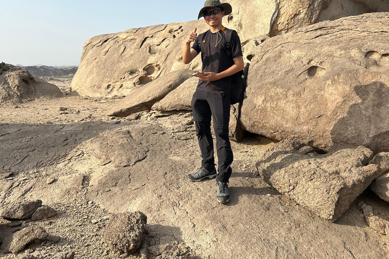 Jeddah: Caminhada na Montanha da Lua e Yoga ao Pôr do Sol