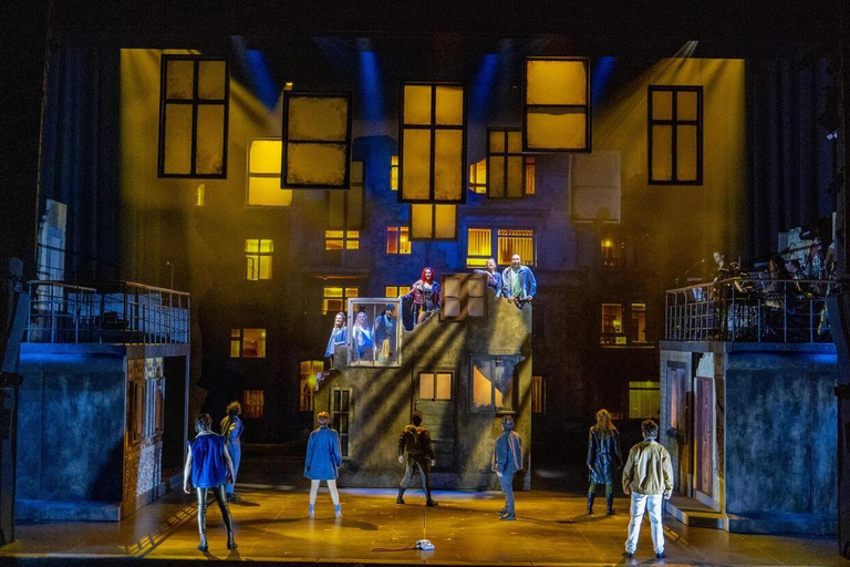Berlin: WIR SIND AM LEBEN - The Musical Berlin: WIR SIND AM LEBEN – The Musical