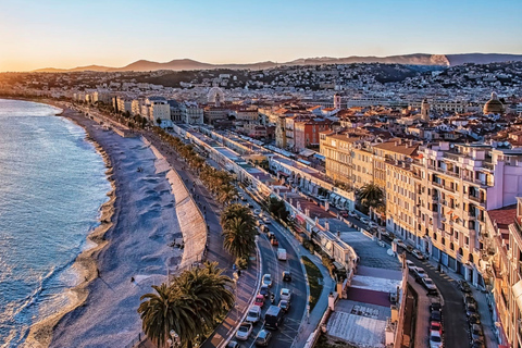 Nice: Rent a pedal cart along the Promenade des Anglais Nice: Rent a pedal boat along the Promenade des Anglais