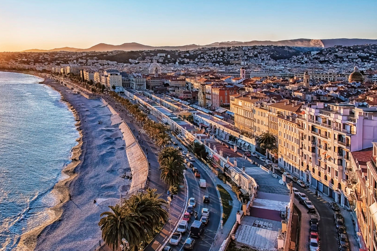 Nice: Rent a pedal cart along the Promenade des Anglais Nice: Rent a pedal boat along the Promenade des Anglais