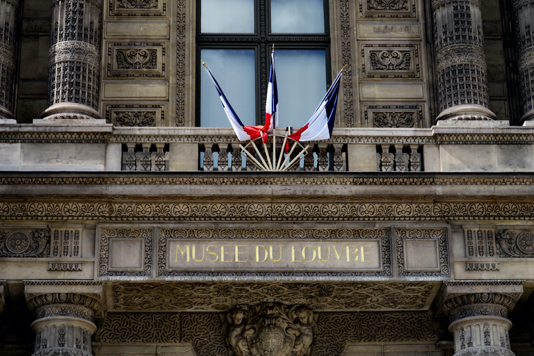 Louvre Museum Guided Tour with Skip the Line Entry Small Group Semi Private guided tour