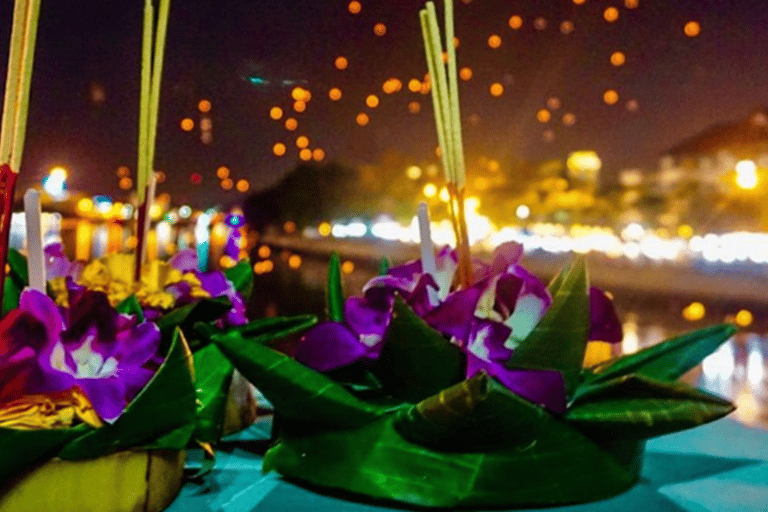 Bangkok: Sukhothai Loy Krathong Magic Day & Night Festival Bangkok: MBK Meeting Point in English
