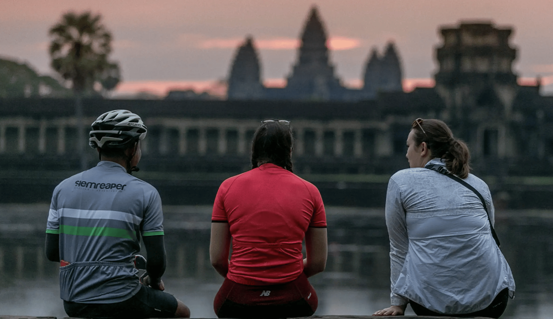 Siem Reap: Ganztägige Radtour bei Sonnenaufgang in Angkor und kulinarischer Abend für Feinschmecker