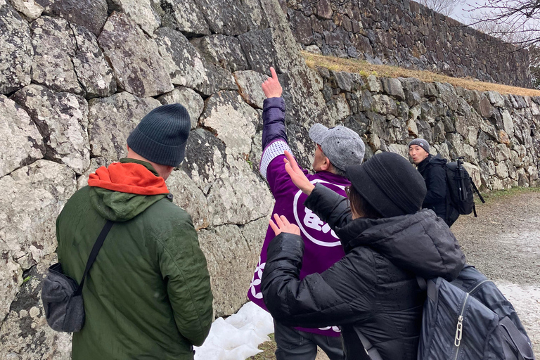 Yonago: Yonago Castle Ruins and Town Walking Tour