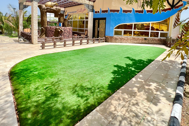 Oman: 5-Day Adventure Tour with Forts, Souqs & Mountains