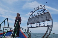 1 día Best of Ngamba Island Chimpanzee Trek & Equator Tour - Housity