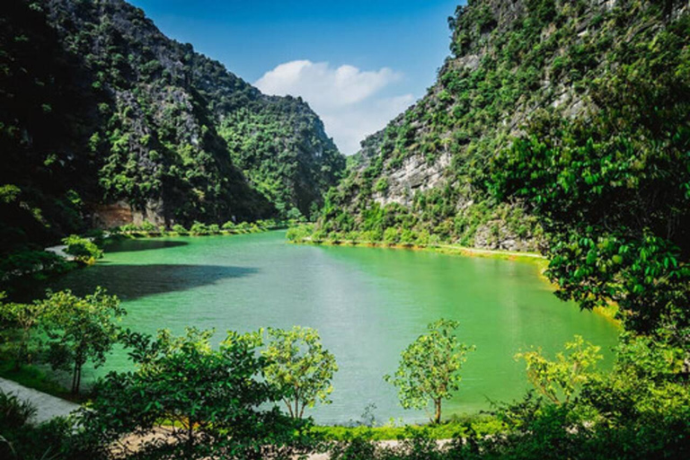 Desde Hanói: Excursión de 2 días a Ninh Binh, Hoa Lu y Trang An