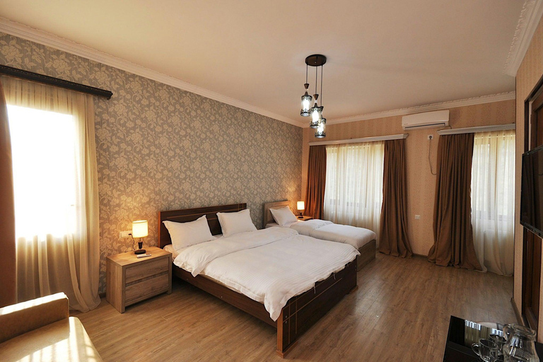 Tbilisi: 6-Day Georgia Tour with Wine Tasting & Cooking