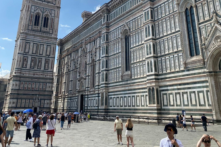 从卢卡或里窝那港口出发的比萨和佛罗伦萨之旅