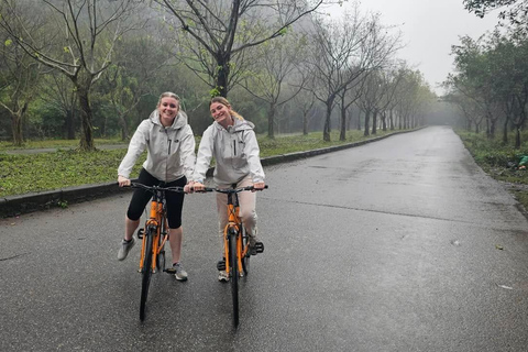 Hanoi: Ninh Binh Am Tien Cave or Trang An, Mua Cave & Hoa Lu Private Tour: Ninh Binh, Hoa Lu, Trang An, Mua Cave, Incense