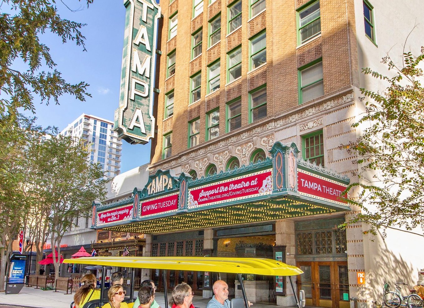 Tampa: Guidet byrundtur i Deluxe Street Golf Cart