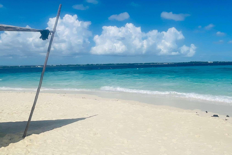 Zanzibar: Pungume island snorkeling and Sandbank with Lunch Tour with hotel pick up and drop-off