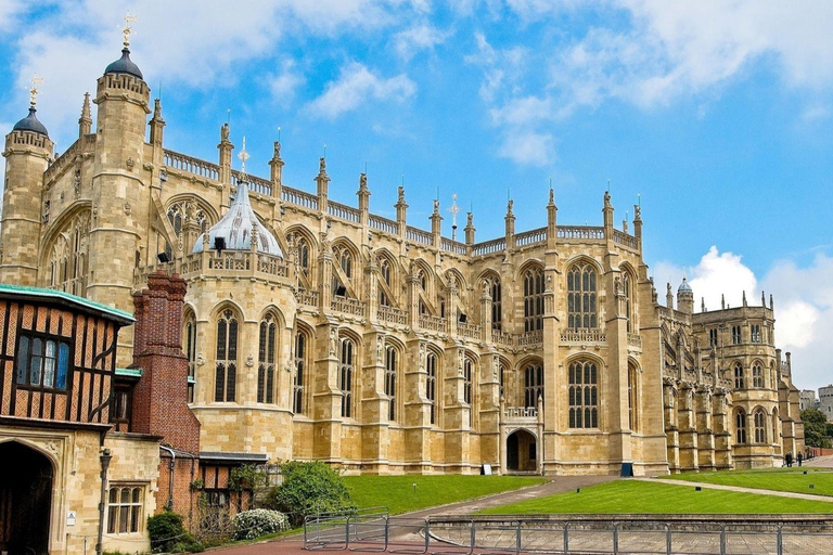Private Windsor Castle & Oxford Tour with Chauffeur & Guide