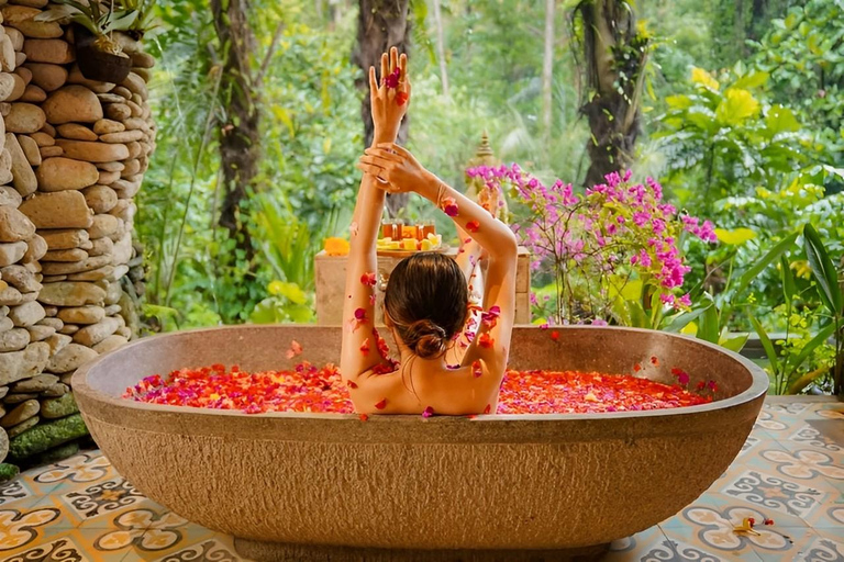 Bali : Ubud : Spa balinais de luxe et bain de fleurs