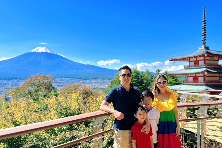 Tokyo : Région du Mont Fuji, Oshino Hakkai et lac KawaguchiPoint de rencontre avec la banque de Shinjuku