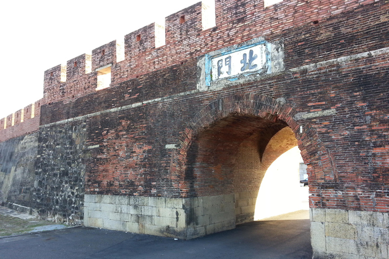 From Taipei: Private 4-Day West & South Taiwan Tour SOLO Traveler