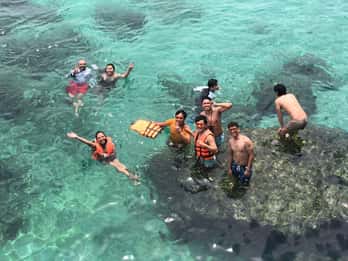 Boracay: Private Island Hopping & Snorkeling Tour