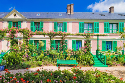 جولة موجهة إلى جيفيرني مونيه لنصف يوم من باريس مع النقلجولة موجهة إلى متحف مونيه في جيفيرني لمدة نص